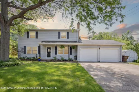 12651 Chippewa Dr, Grand Ledge, MI 48837