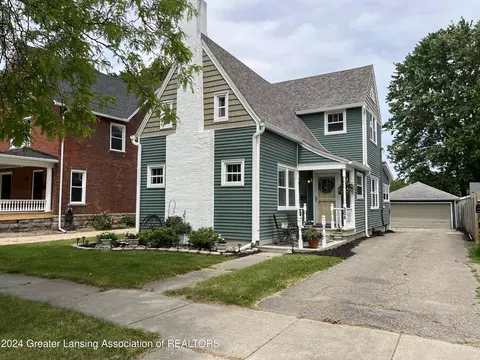 204 W Jefferson St, Grand Ledge, MI 48837