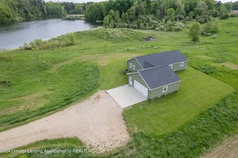 5750 S Meridian Rd, Mount Pleasant, MI 48858