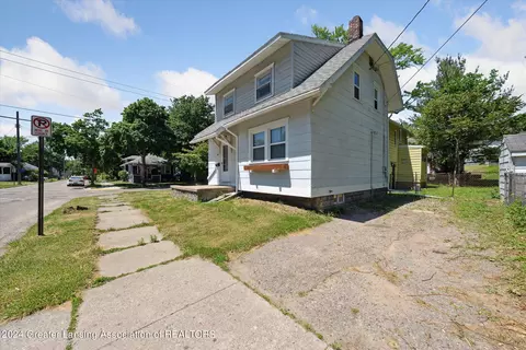 943 Dakin St, Lansing, MI 48912