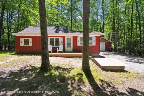 223 Pingree St, Roscommon, MI 48653