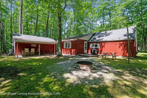 Exterior - 223 Pingree St, Roscommon, MI 48653 photo 6 of 9