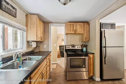Kitchen - 223 Pingree St, Roscommon, MI 48653 photo 2 of 2