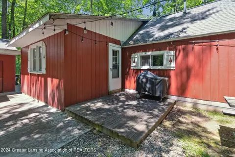 Exterior - 223 Pingree St, Roscommon, MI 48653 photo 5 of 9