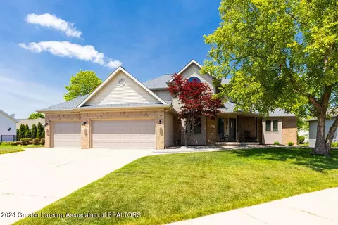 7387 Mallow Ln, Grand Ledge, MI 48837