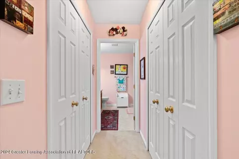 Entry Way - 903 Oak Brook Dr, Jackson, MI 49203 photo 2 of 2