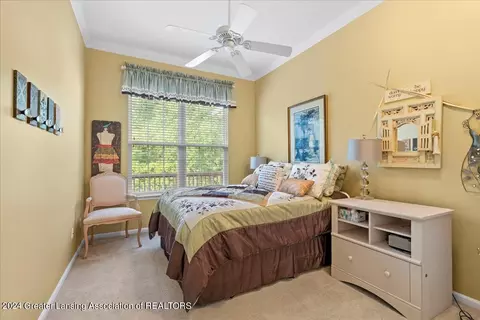 Bedroom - 903 Oak Brook Dr, Jackson, MI 49203 photo 2 of 3
