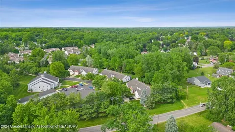 View/Area - 903 Oak Brook Dr, Jackson, MI 49203 photo 3 of 7