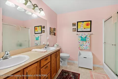 Bath - 903 Oak Brook Dr, Jackson, MI 49203 photo 1 of 3