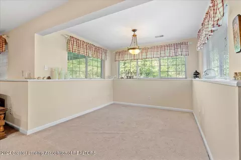 Dining - 903 Oak Brook Dr, Jackson, MI 49203 photo 2 of 2