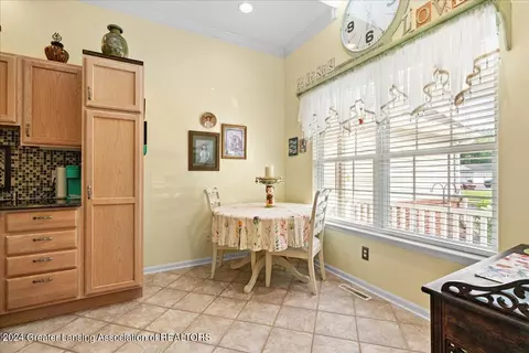 Other - 903 Oak Brook Dr, Jackson, MI 49203 photo 4 of 10