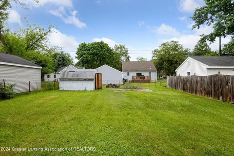 809 E Cavanaugh Rd, Lansing, MI 48910 photo 32