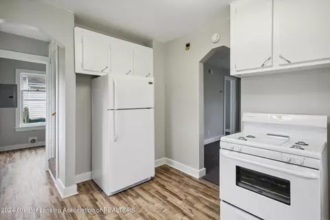 809 E Cavanaugh Rd, Lansing, MI 48910 photo 17