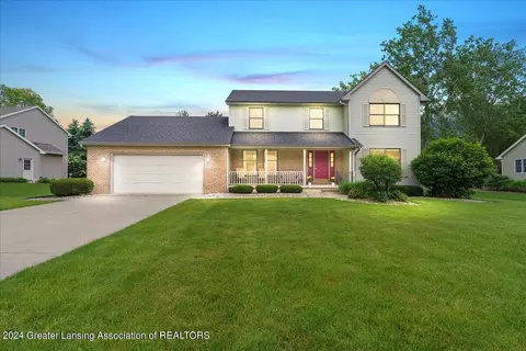 1205 Glastonbury Dr, Saint Johns, MI 48879