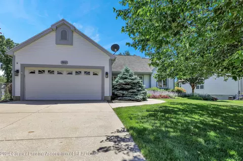 3901 Acorn Cir, Holt, MI 48842