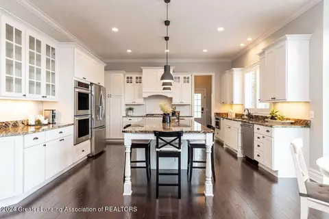 Kitchen - 11880 Murano Dr, Dewitt, MI 48820 photo 2 of 14