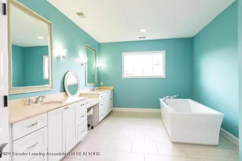Bath - 11880 Murano Dr, Dewitt, MI 48820 photo 2 of 11