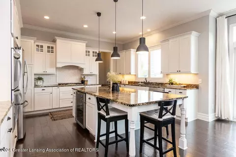Kitchen - 11880 Murano Dr, Dewitt, MI 48820 photo 3 of 14