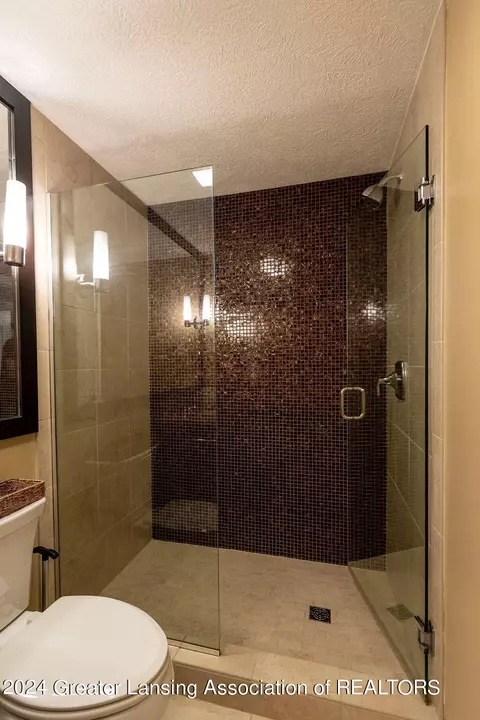 Bath - 11880 Murano Dr, Dewitt, MI 48820 photo 11 of 11
