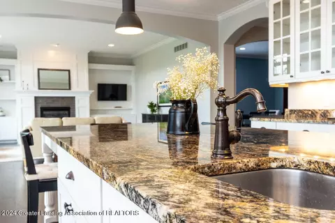 Kitchen - 11880 Murano Dr, Dewitt, MI 48820 photo 12 of 14