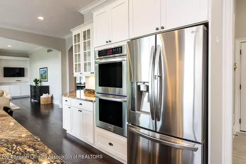 Kitchen - 11880 Murano Dr, Dewitt, MI 48820 photo 13 of 14