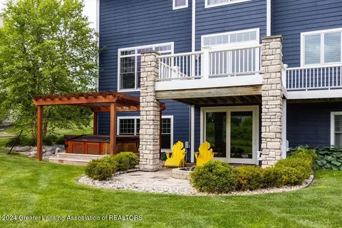 Exterior - 11880 Murano Dr, Dewitt, MI 48820 photo 4 of 12