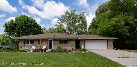 805 Dryer Farm Rd, Lansing, MI 48917
