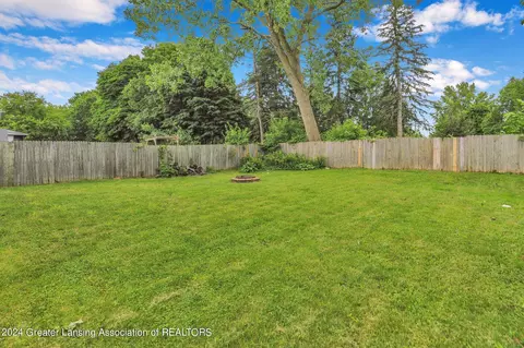 Exterior - 514 Chilson Ave, Lansing, MI 48906 photo 5 of 6