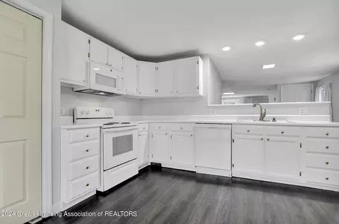 Kitchen - 514 Chilson Ave, Lansing, MI 48906 photo 1 of 3