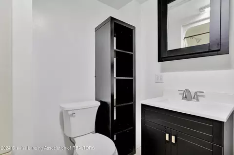 Bath - 514 Chilson Ave, Lansing, MI 48906 photo 4 of 5