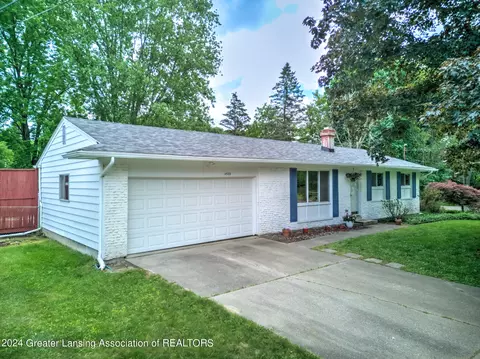4532 Keweenaw Dr, Okemos, MI 48864