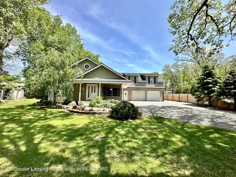 511 Mcarthur River Dr, Eaton Rapids, MI 48827