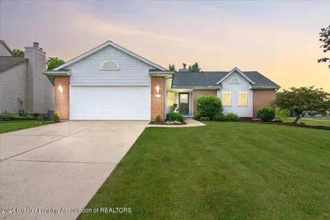 1002 Portman Pl, Lansing, MI 48917