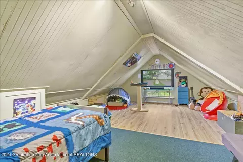 Bedroom - 8115 N Welling Rd, Elsie, MI 48831 photo 2 of 4