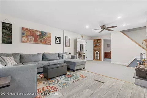 Entry Way - 8115 N Welling Rd, Elsie, MI 48831 photo 2 of 2