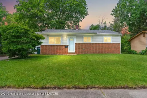 3526 Kendalwood Dr, Lansing, MI 48911