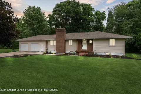 9948 Riverside Dr, Eagle, MI 48822
