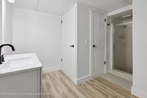 Bath - 9948 Riverside Dr, Eagle, MI 48822 photo 7 of 8