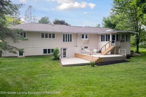 Exterior - 9948 Riverside Dr, Eagle, MI 48822 photo 2 of 13