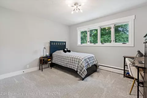 Bedroom - 9948 Riverside Dr, Eagle, MI 48822 photo 4 of 5