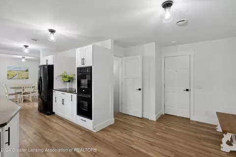 Entry Way - 9948 Riverside Dr, Eagle, MI 48822 photo 3 of 6