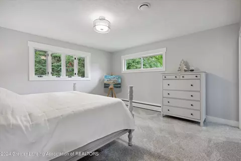 Bedroom - 9948 Riverside Dr, Eagle, MI 48822 photo 1 of 5