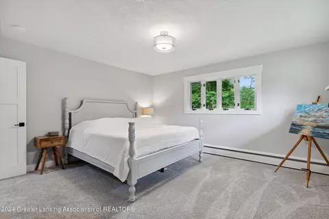 Bedroom - 9948 Riverside Dr, Eagle, MI 48822 photo 3 of 5