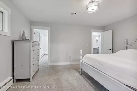 Bedroom - 9948 Riverside Dr, Eagle, MI 48822 photo 2 of 5