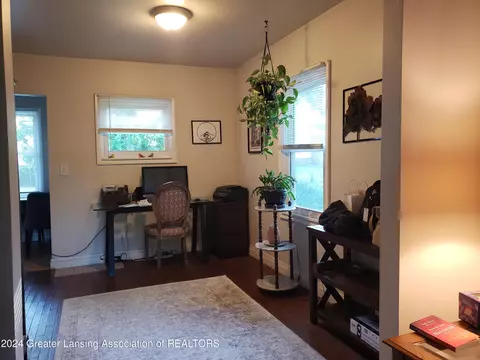 Entry Way - 3027 Alfred Ave, Lansing, MI 48906 photo 1 of 2