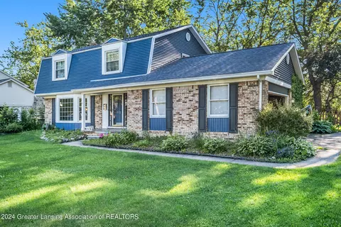 512 Boutell Dr, Grand Blanc, MI 48439