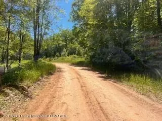 2763 Azalea Ln, Harrison, MI 48625 photo 13