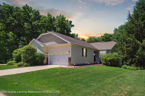 15210 Mulligan Dr, Bath, MI 48808