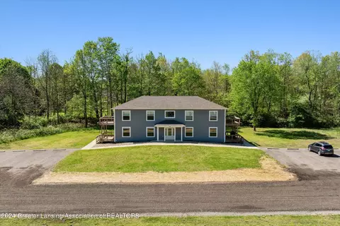 209 Morningside Dr, Leslie, MI 49251