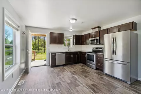210 Morningside Dr, Leslie, MI 49251 photo 4